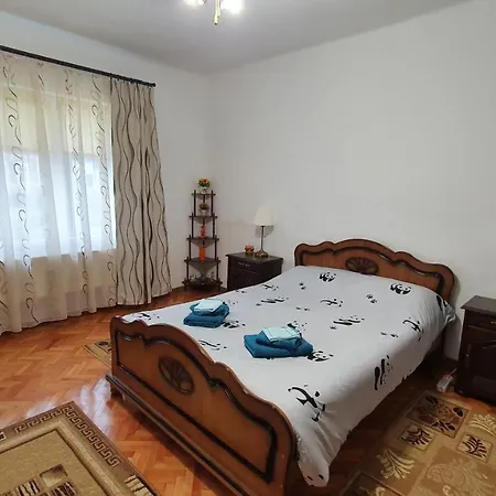 Panda House Apartment